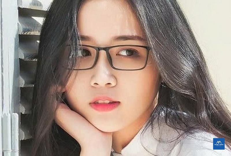 người mặt tròn nên đeo kính gì