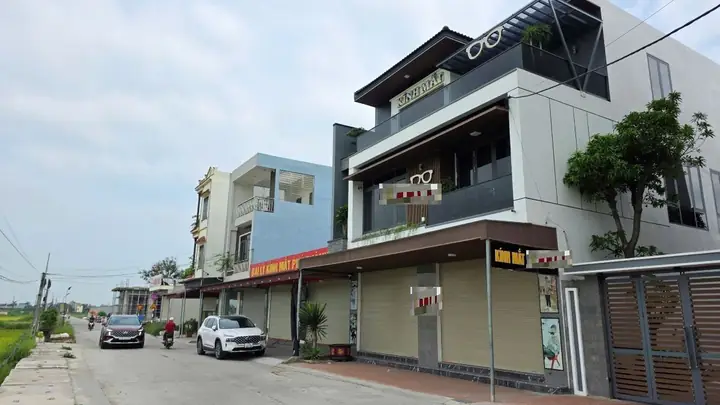 Buôn Kính Mắt Buôn Kính Mắt