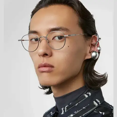 Các Hãng Mắt Kính Cận