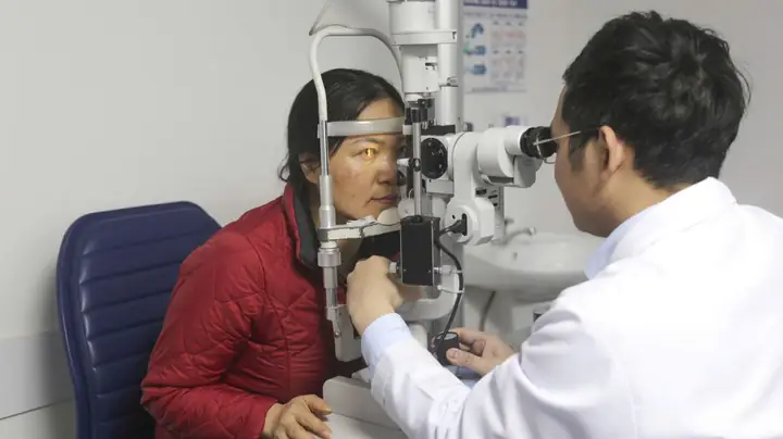 Các Thương Hiệu Mắt Kính Bình Dân Cho Nam