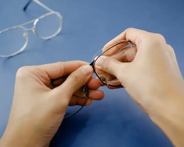 Cách Bẻ Mắt Kính