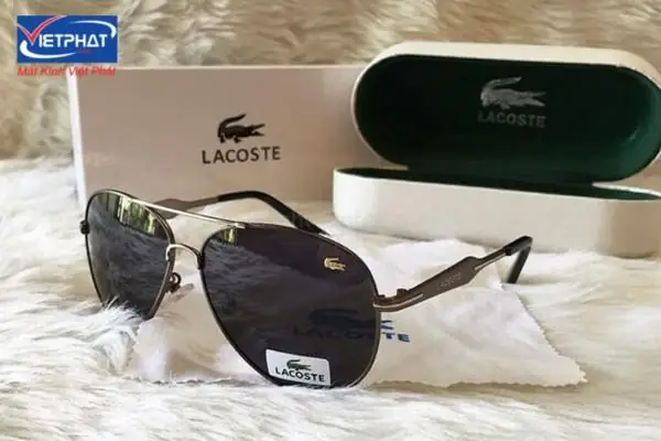 Cách Chọn Mắt Kính Lacoste Chính Hãng