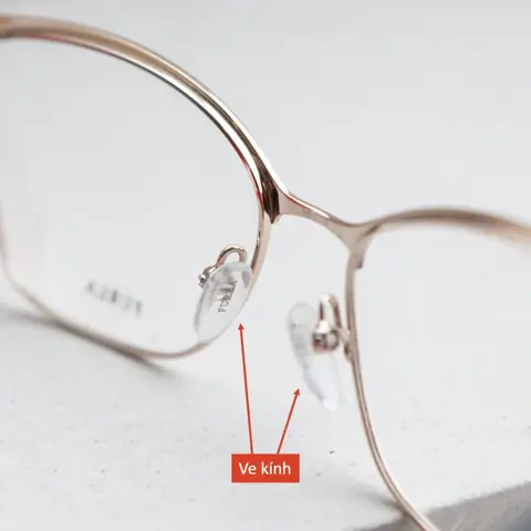 Cách Tẩy Vết Ố Trên Mắt Kính Cách Tẩy Vết Ố Trên Mắt Kính