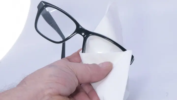 Cách Xóa Chữ Trên Mắt Kính