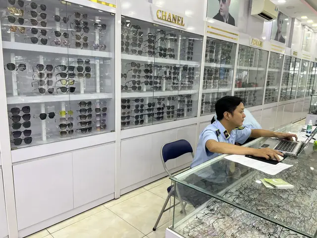 Cái Kính Mắt