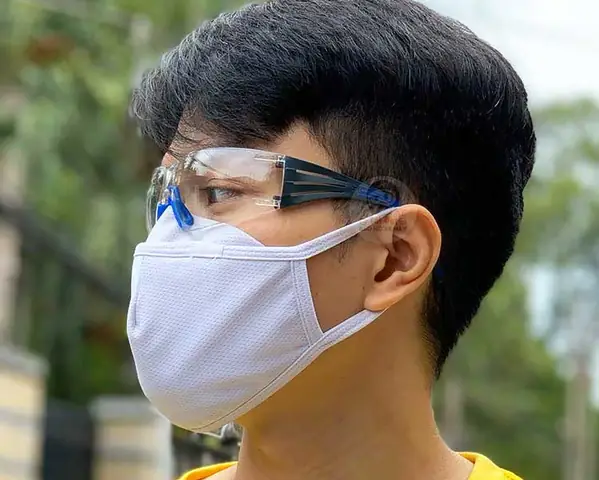 Chống Đọng Sương Mắt Kính