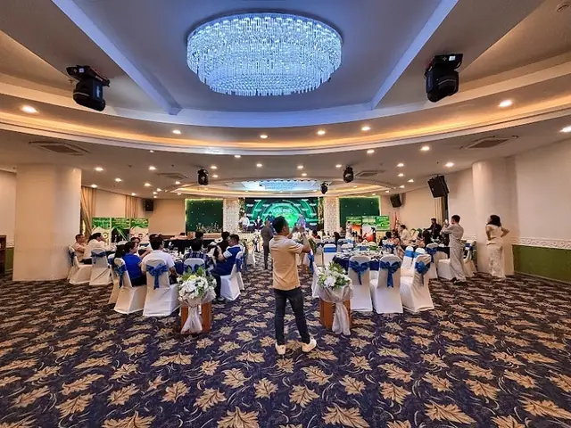 Clip Mắt Kính Là Gì