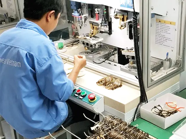 Công Ty Tnhh Mắt Kính Việt A