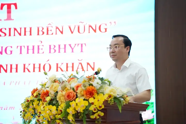Cửa Hàng Kính Mắt Quang Huân