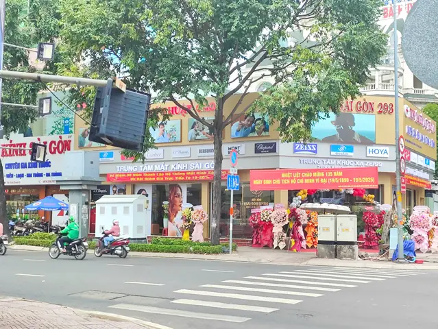 Cửa Hàng Kính Mắt Tại Sài Gòn