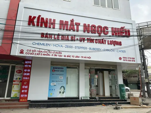 Cửa Hàng Kính Mắt Thời Trang Tại Hà Nội