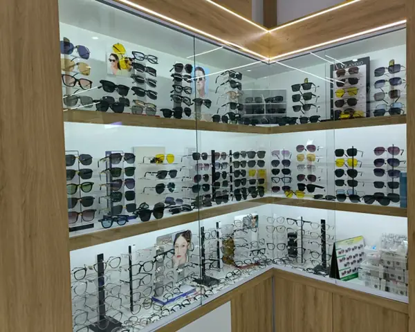 Cửa Hàng Mắt Kính Phú Cường Bình Dương