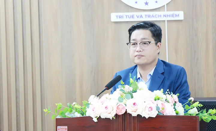 Cục Trợ Mắt Kính Khỏi Tuột