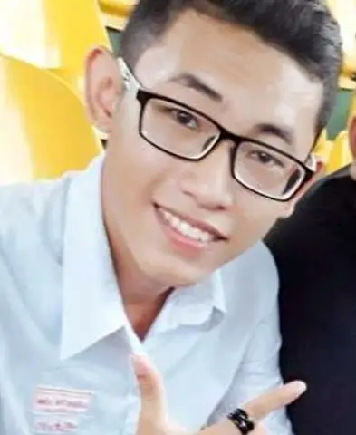 Gd Đeo Mắt Kính Hình Trái Tin