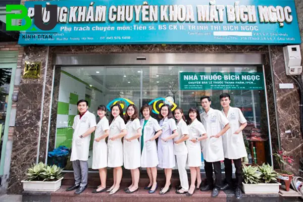 Giá Mắt Kính Bích Ngọc