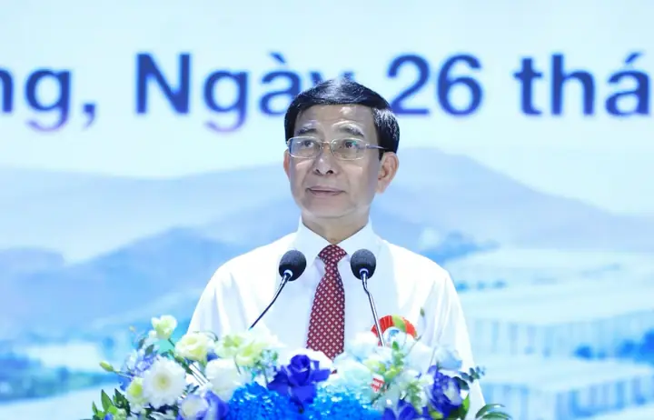 Hãng Kính Mắt Sản Xuất Tại Việt Nam