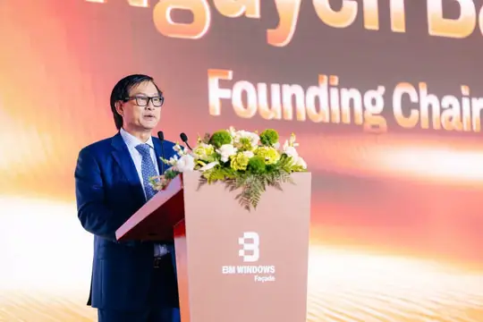 Hình Ảnh Công Nhân Đóng Gói Kính Mắt Hình Ảnh Công Nhân Đóng Gói Kính Mắt