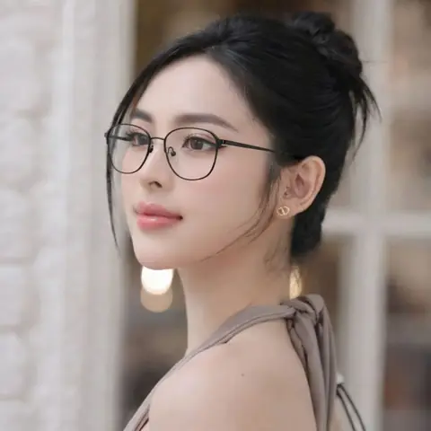Họng Kính Mắt Mèo