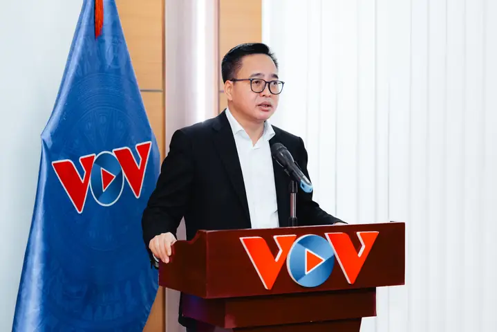Hùng Kính Mắt Việt Tín