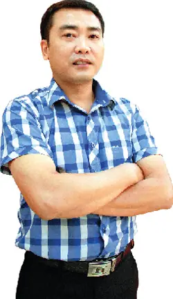 Hùng Kính Mắt Việt Tín