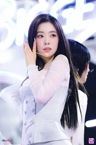Irene Với Mắt Kính Irene Với Mắt Kính