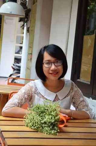 Khoa Kính Mắt Tiếp Xúc