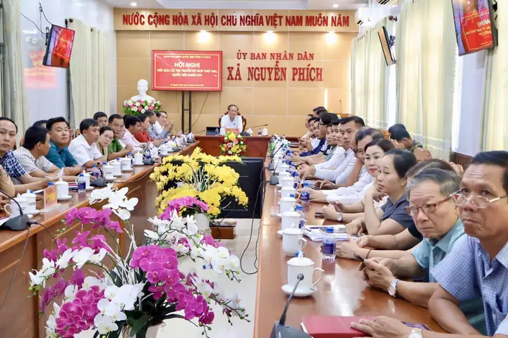 Khoa Kính Mắt Tiếp Xúc