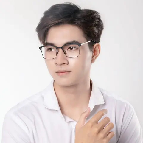 Kiểu Mắt Kính Cận Sang Trọng
