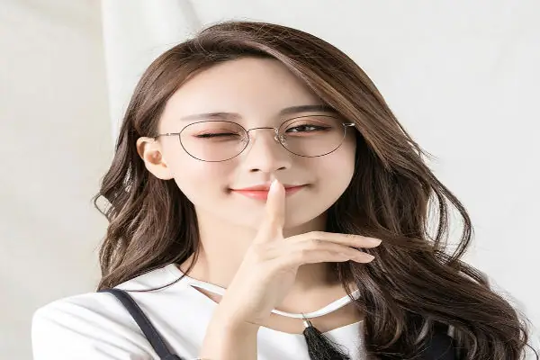 Kính Bảo Vệ Mắt Bức Xạ Là Gì