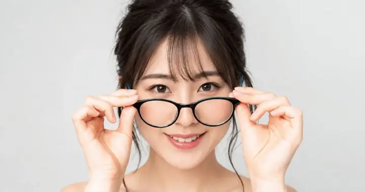 Kính Cận Mới Bị Lóa Nhanh Mỏi Mắt Kính Cận Mới Bị Lóa Nhanh Mỏi Mắt