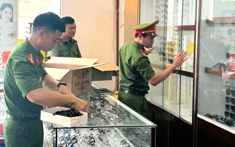 Kinh Doanh Mắt Kính Online