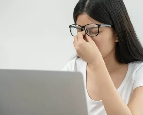 Kính Giảm Mỏi Mắt Cho Laptop