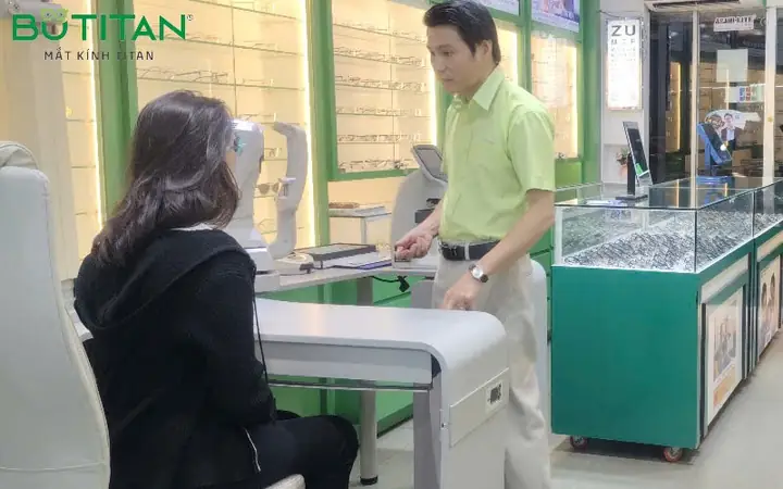 Kính Luyện Mắt Có Chữa Được Cận