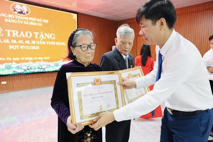 Kính Mắt 50 Quán Thánh