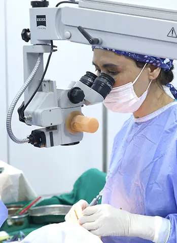 Kính Mắt Bác Sĩ Phẫu Thuật