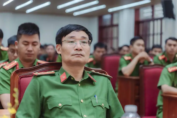Kính Mắt Bị Sát Mắt