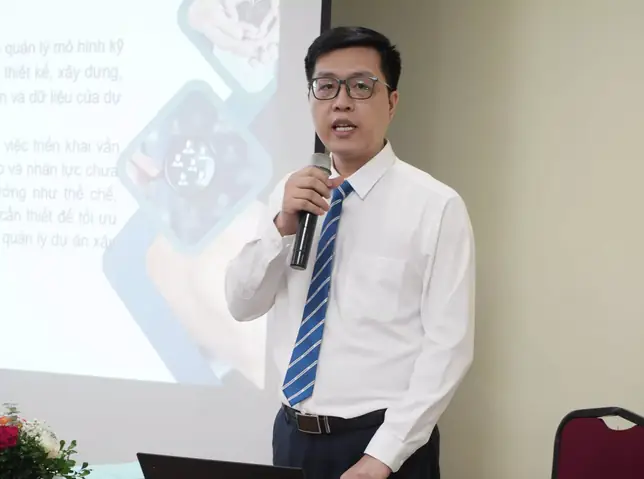 Kính Mắt Bích Ngọc Tuyển Dụng