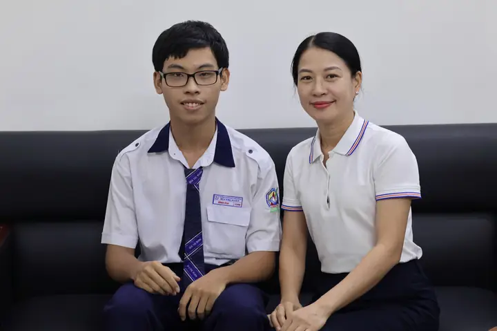 Kính Mắt Bùi Thị Xuân