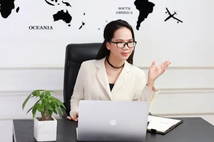 Kính Mắt Cần Quản Lý Cái Gì