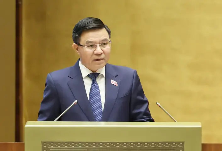 Kính Mắt Cạnh Bộ Y Tế