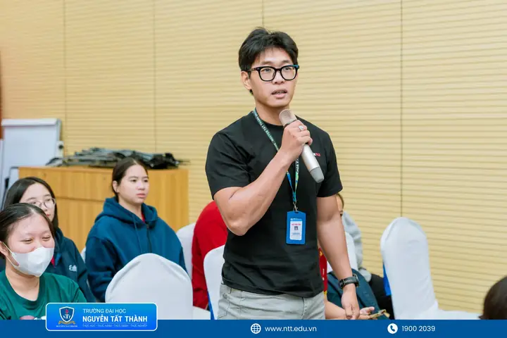 Kính Mắt Cầu Diễn Kính Mắt Cầu Diễn