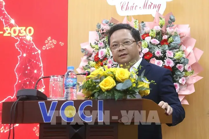 Kính Mắt Cầu Giấy Cầu Diễn Kính Mắt Cầu Giấy Cầu Diễn