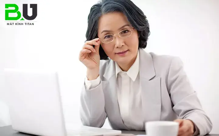 Kính Mắt Cho Người Già Hàng Ngoại