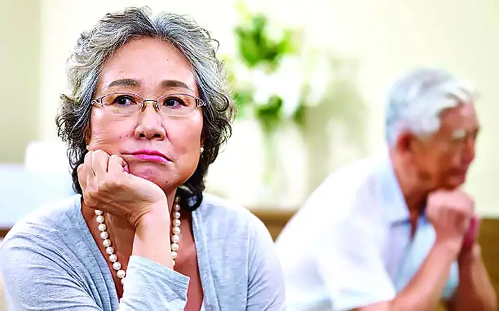 Kính Mắt Cương Hoàng