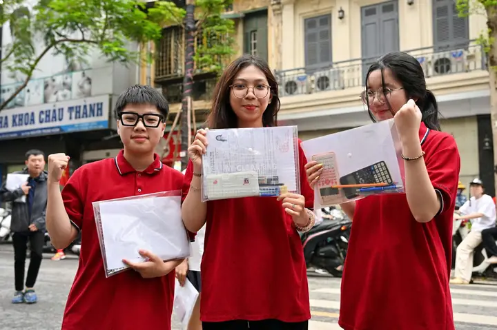 Kính Mắt Gần Trường Thương Mại Kính Mắt Gần Trường Thương Mại
