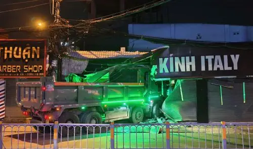 Kính Mắt Giả Ngủ