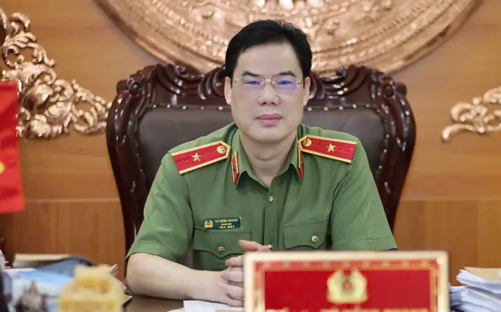 Kính Mắt Hoàng Cương 647 Kim Mã Kính Mắt Hoàng Cương 647 Kim Mã