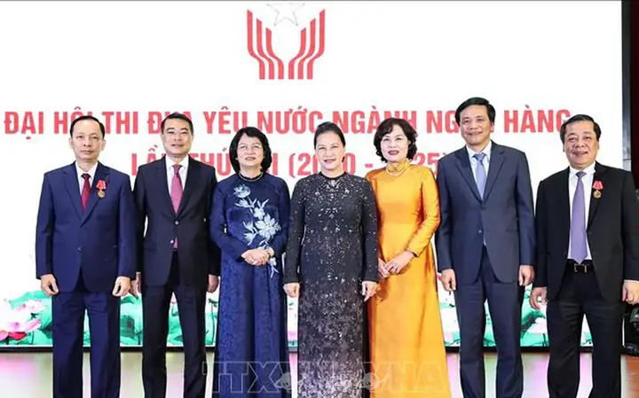 Kính Mắt Hoàng Cương 647 Kim Mã Kính Mắt Hoàng Cương 647 Kim Mã