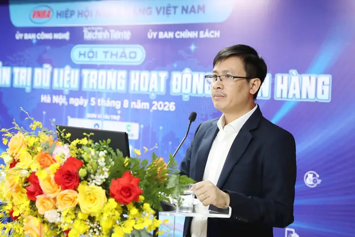 Kính Mắt Hoàng Cương Kim Mã Kính Mắt Hoàng Cương Kim Mã