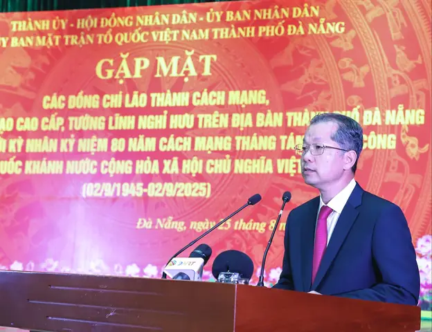 Kính Mắt Hồng Quang Đà Nẵng Kính Mắt Hồng Quang Đà Nẵng